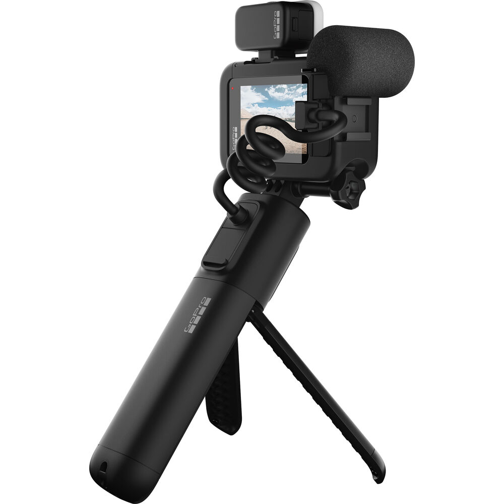 Câmera de Ação GoPro Hero 11 Creator Edition CHDFB-111-CN com 27MP / Video 5.3K a 60fps / 2 Telas / Wi-Fi - Preto